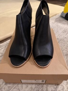 Cole Haan Black Open-Toe Leather Mule Sandals